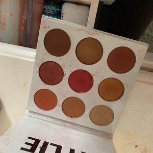 Kylie cosmetics burgundy palette